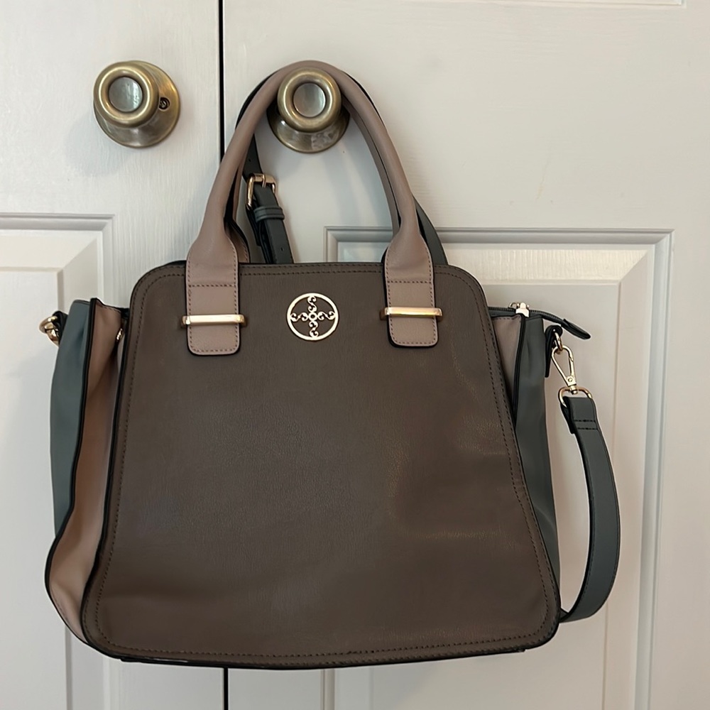 Stauer large handbag with shoulder strap